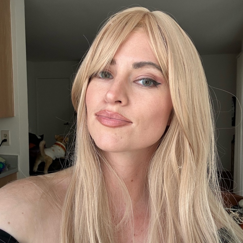 Blonde Sabrina Carpenter inspired SHEIN wig